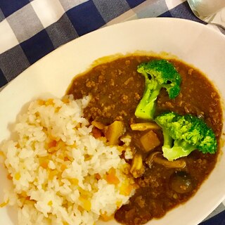 ひき肉のカレー with にんじんライス